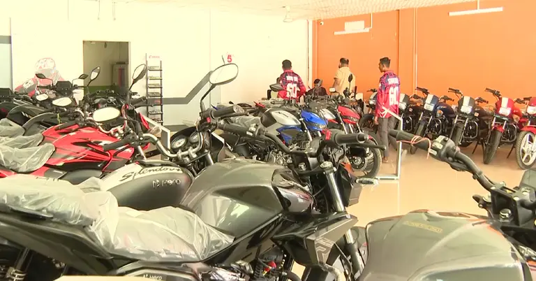 মোটরসাইকেলের শোরুম